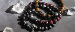 Bracelets de créateur en pierre fines naturelles pour homme.