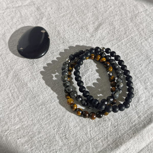 Combo de bracelets en pierres fines naturelles pour hommes.