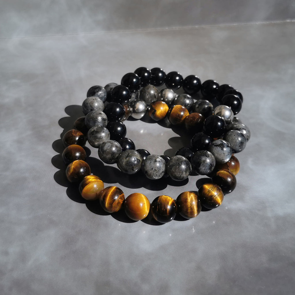 Trio de Bracelet perles de 10 mm. + pierre roulée offerte. Tourmaline noire, labradorite, œil de tigre.