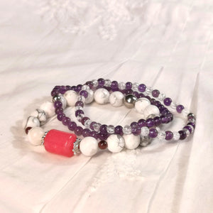 3 bracelets pour femme en pierre naturelles: howlite, rhodochrosite, cristal de roche, améthyste, grenat.